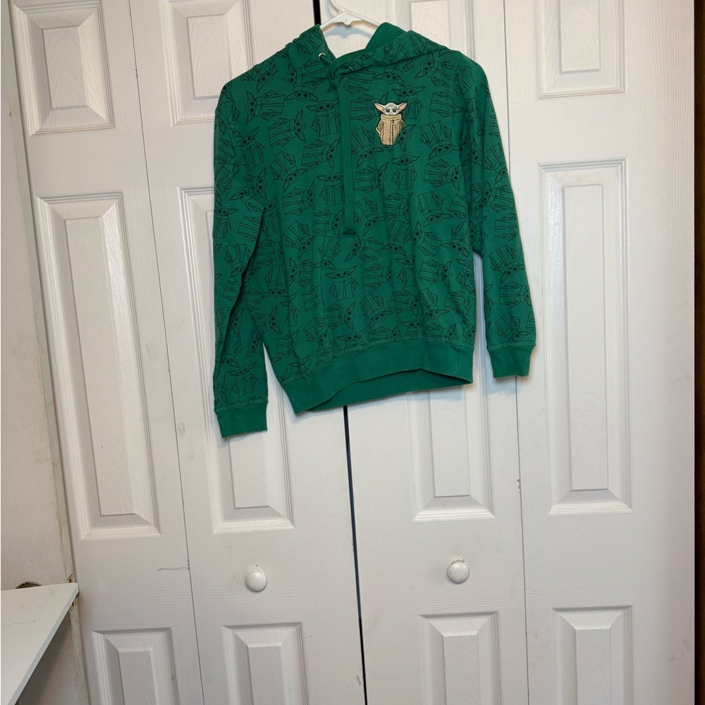 Green Children’s Hoodie‎ with Graphic Baby Yoda Design